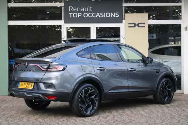 Renault Arkana (2024) thumbnail 2