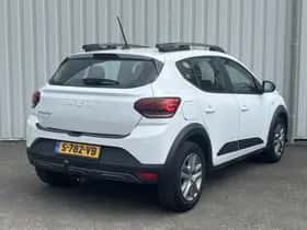 Dacia Sandero Stepway (2023) thumbnail 2
