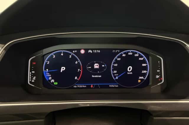 Volkswagen Tiguan (2022) thumbnail 4