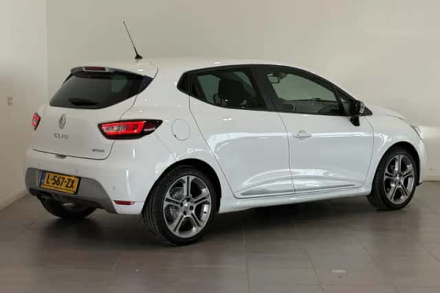 Renault Clio (2018) thumbnail 2