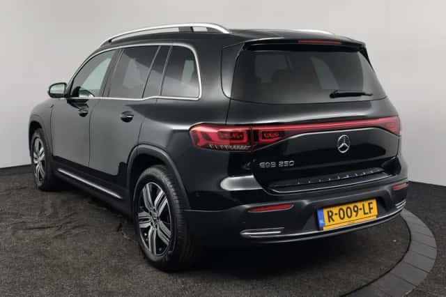 Mercedes-Benz EQB (2022) thumbnail 5