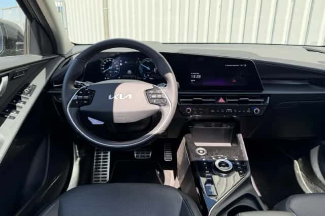 Kia Niro (2023) thumbnail 3