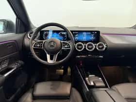 Mercedes-Benz EQA (2021) thumbnail 3