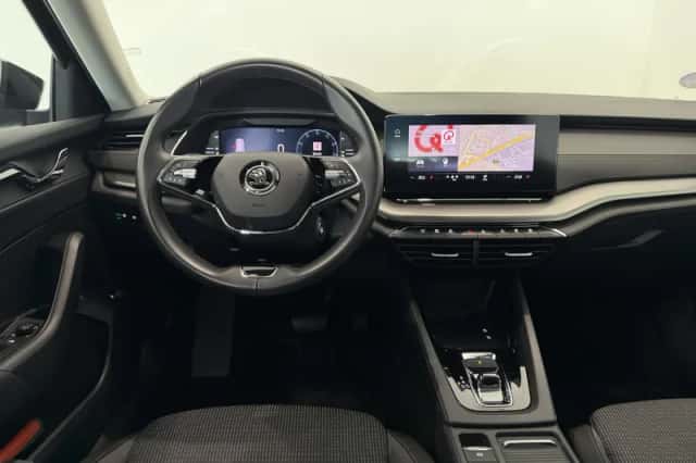 Škoda Octavia (2022) thumbnail 3