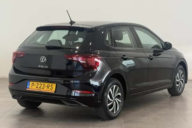 Volkswagen Polo (2022) thumbnail 2