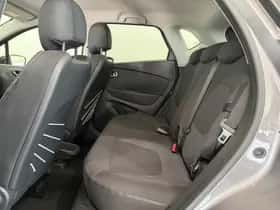 Renault Captur (2017) thumbnail 23