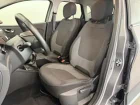 Renault Captur (2017) thumbnail 7