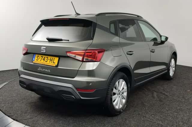 SEAT Arona (2023) thumbnail 2