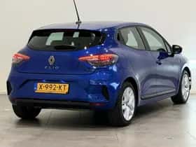 Renault Clio (2023) thumbnail 2