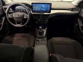 Ford Focus (2024) thumbnail 3