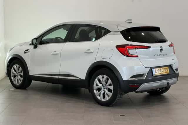 Renault Captur (2021) thumbnail 6