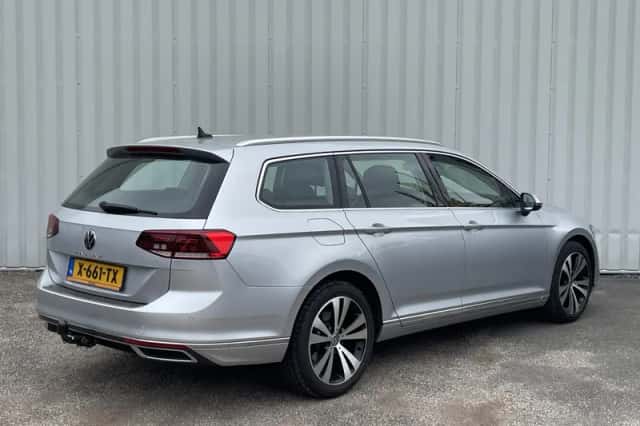 Volkswagen Passat (2021) thumbnail 2
