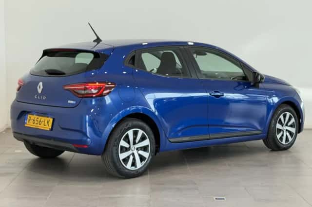 Renault Clio (2022) thumbnail 2