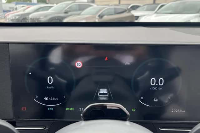 Hyundai Kona (2025) thumbnail 4
