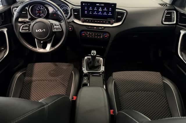 Kia Ceed Sportswagon (2022) thumbnail 3