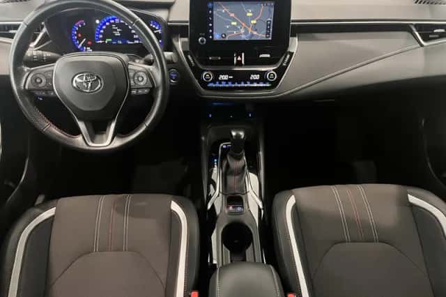Toyota Corolla (2022) thumbnail 3