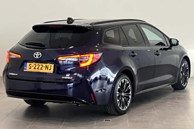 Toyota Corolla (2022) thumbnail 2