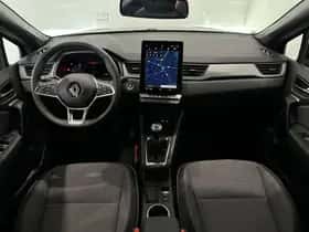 Renault Captur (2024) thumbnail 3