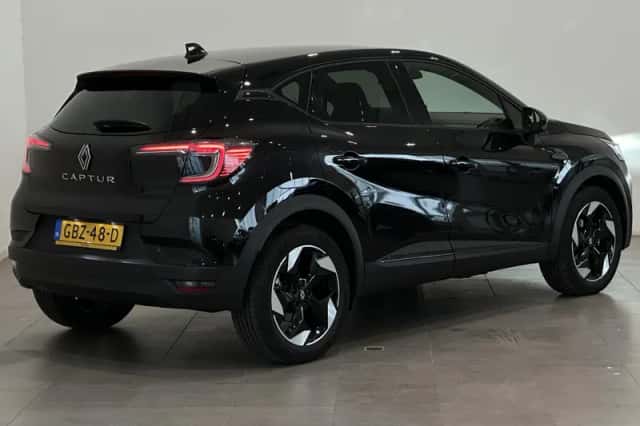 Renault Captur (2024) thumbnail 2