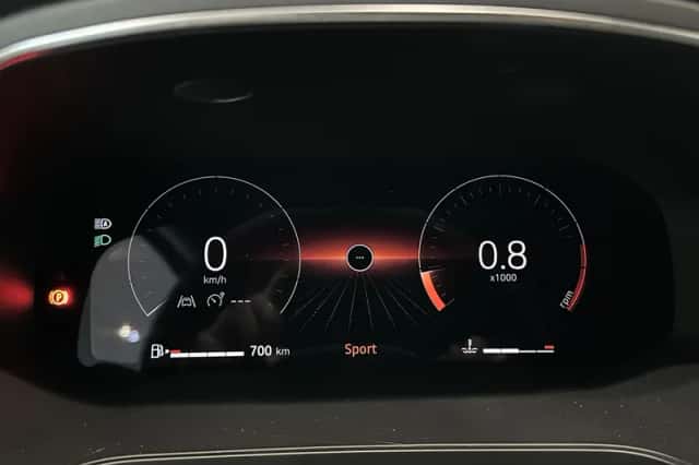 Renault Captur (2024) thumbnail 4