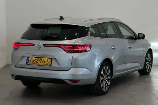 Renault Mégane (2024) thumbnail 2