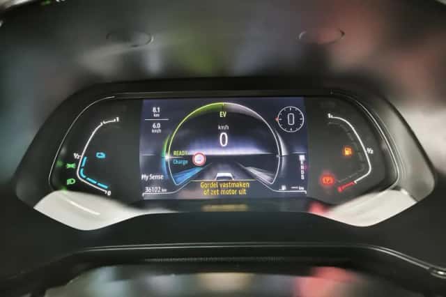 Renault Captur (2023) thumbnail 4