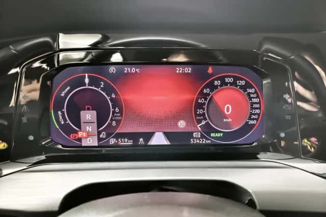 Volkswagen Golf (2023) thumbnail 4