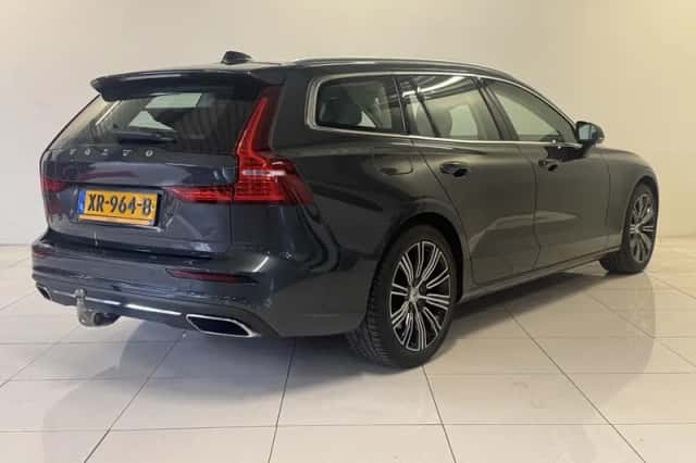 Volvo V60 (2019) thumbnail 2