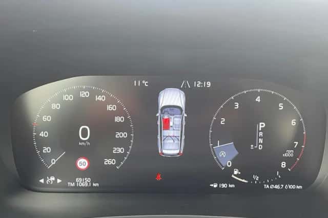 Volvo V60 (2019) thumbnail 4