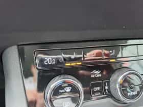 Škoda Karoq (2021) thumbnail 3