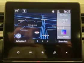 Renault Captur (2021) thumbnail 2