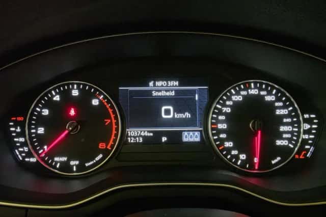 Audi A4 (2018) thumbnail 4