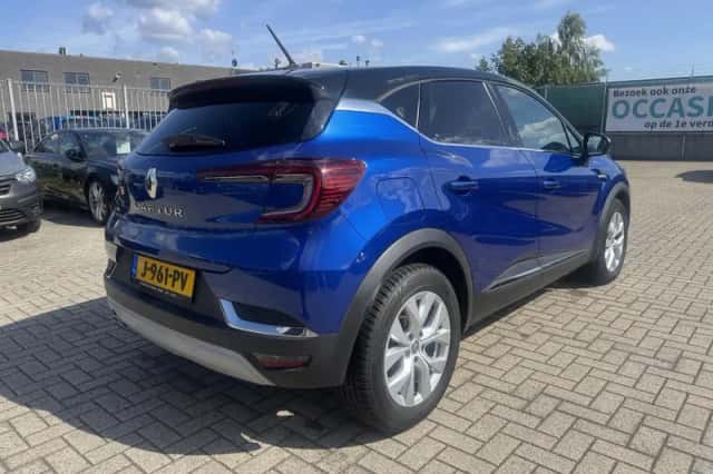 Renault Captur (2020) thumbnail 2