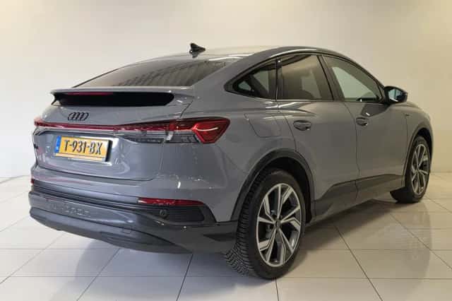 Audi Q4 e-tron (2022) thumbnail 2