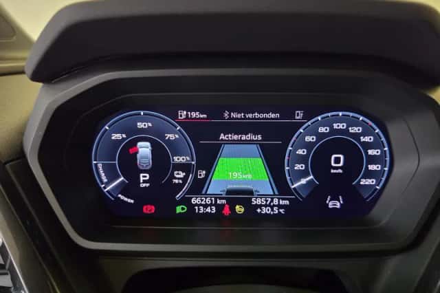Audi Q4 e-tron (2022) thumbnail 4