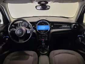 MINI Cooper (2023) thumbnail 6