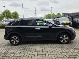 Kia Niro (2018) thumbnail 18