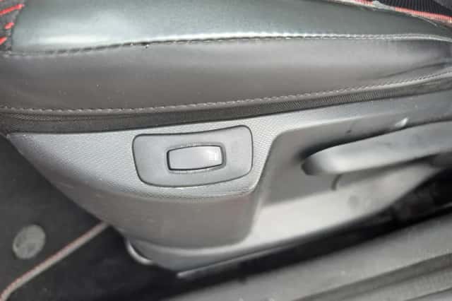 Renault Captur (2015) thumbnail 4