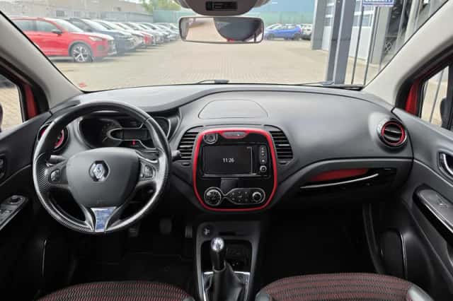 Renault Captur (2015) thumbnail 6
