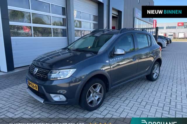 Dacia Sandero Stepway (2017) thumbnail 1