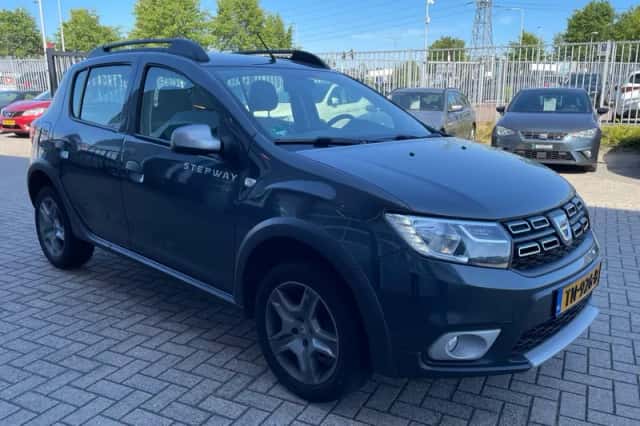Dacia Sandero Stepway (2017) thumbnail 4