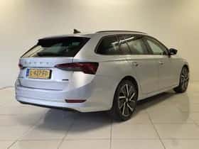 Škoda Octavia (2021) thumbnail 5