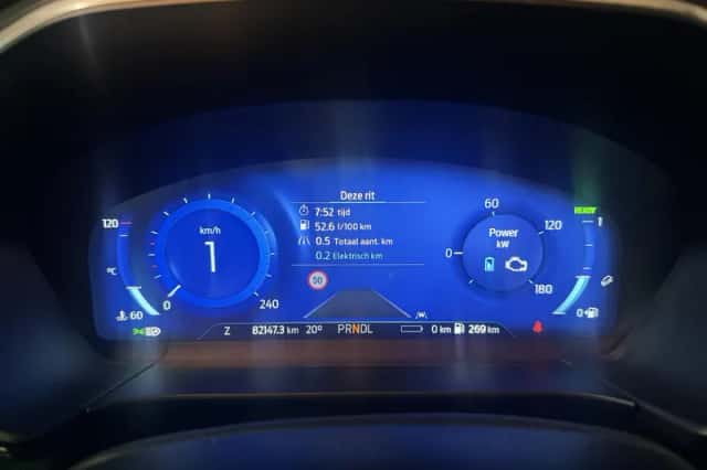 Ford Kuga (2021) thumbnail 4