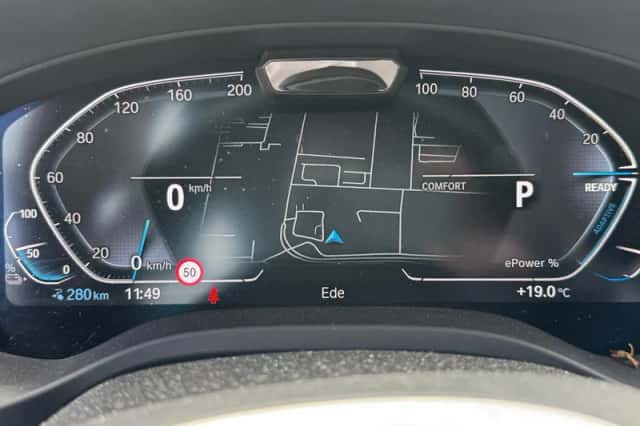 BMW iX3 (2022) thumbnail 4