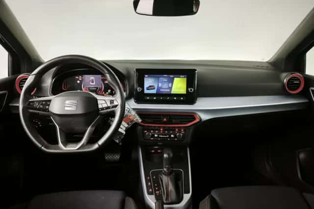 SEAT Arona (2025) thumbnail 3