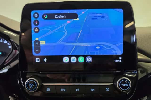 Ford Fiesta (2024) thumbnail 3