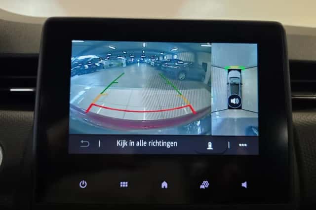 Renault Clio (2022) thumbnail 2