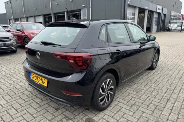Volkswagen Polo (2023) thumbnail 2