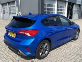 Ford Focus (2021) thumbnail 2