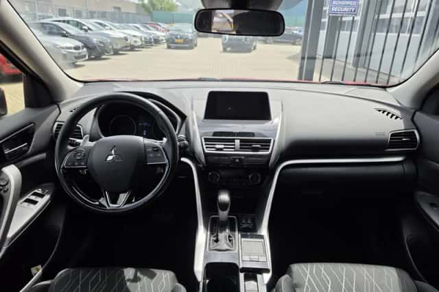 Mitsubishi Eclipse Cross (2018) thumbnail 3